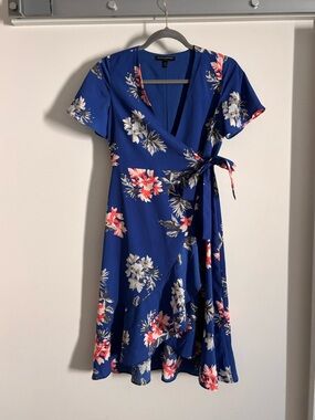 Banana Republic Floral Print Flirty Wrap Dress 00P